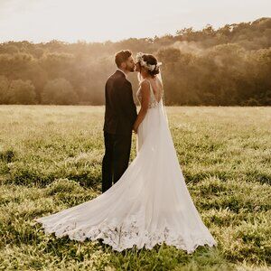 Lillian West 66286 wedding dress - Size 12